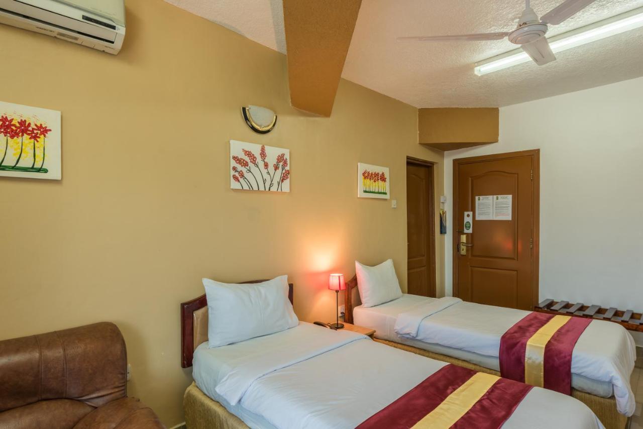 Hotel Raha Tower Dar es Salaam Exterior photo